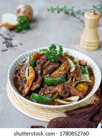 Black Pepper Beef Stir-fry with Potatoes.  Tender and tasty cuts of beef with black pepper flavor sauce, sauteed Chinese black pepper beef can be made at home. Chinese Cuisine. 