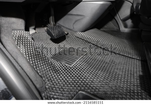 Black rubber car floor mat
in auto