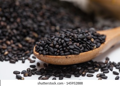 55,188 Sesame seeds on black background Images, Stock Photos & Vectors ...