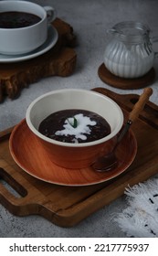 Black Sticky Rice Porridge With Coconut Milk