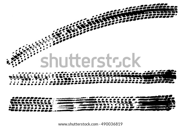 Black tire marks pattern isolate on white\
background with clipping\
path.