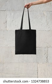 Black Tote Bag In Hand