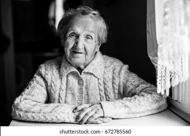 Black White Contrast Portrait Old Woman Stock Photo 672785560 ...