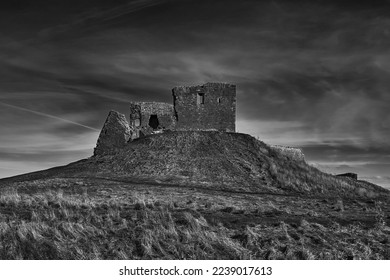 Black and white image of Duffus Castle