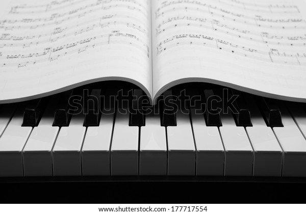 piano difficulty going between black and white keys