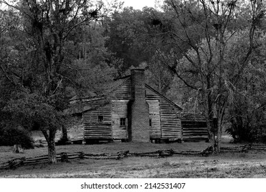 Black And White Log Cabin In Gatlinburg Tennessee