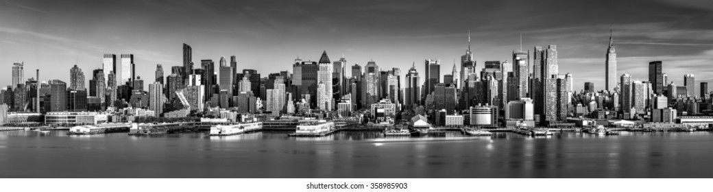 Black and white New York City panorama - Powered by Shutterstock
