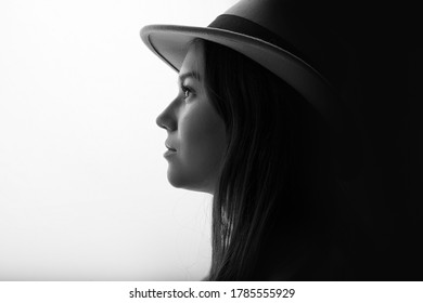 21,457 Silhouette Side Profile Woman Images, Stock Photos & Vectors 