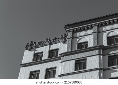 A black and white shot of the Padre Hotel in Bakersfield city, California