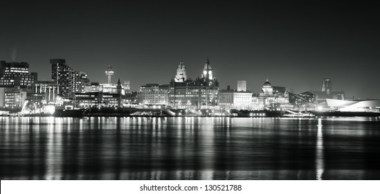 405 Liverpool skyline black white Images, Stock Photos & Vectors ...