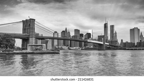 Black and white view of Brooklyn Bridge Park in New York.
