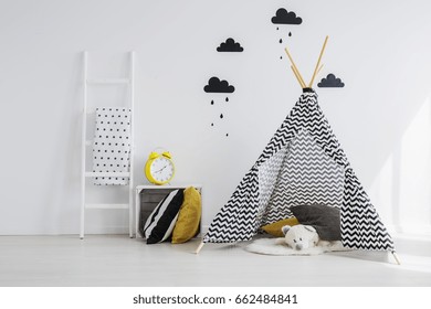 Black And Yellow Kid Room With Tipi