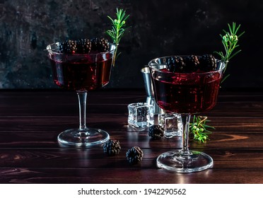 Blackberry Bramble With Fresh Muddled Blackberries, Gin, Lemon Juice, And Soda Water. Refreshing Summer Cocktail With Ice. Low Key.