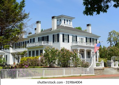 Blaine House is the official residence the Governor Maine   his her family  The current residents are Governor Paul LePage had his family 