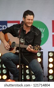 Blake Shelton At The JCPenney Holiday Giving Tour With Blake Sheton, Westfield  Culver City, Culver City, CA 12-08-12