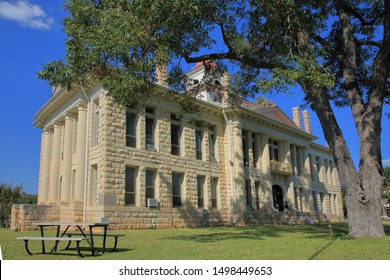 The Blanco District And County Courthouse, Constructed In 1916, Is Located In The Johnson City Town Square - Johnson City, Texas, USA