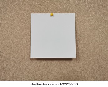 Blank Paper Note Pinned On Cubicle Wall