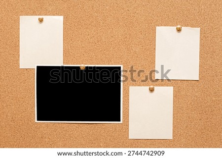 Blank paper notes and an empty photo are pinned to a cork board. The concept of detective investigation or a webinar