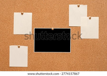 Blank paper notes and an empty photo are pinned to a cork board. The concept of detective investigation or a webinar