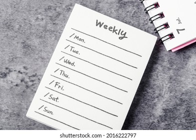 Blank weekly list for your text or message.