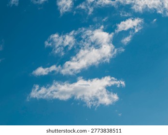 Ble sky with white clouds
