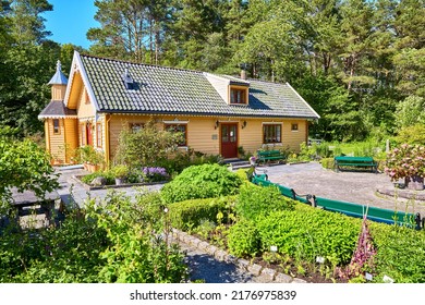 Blondehuset In University Gardens Of The University Museum Bergen, Norway