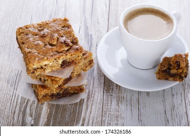 Blondie Brownie With Walnuts And Chocolate