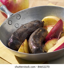 Blood sausage with apples