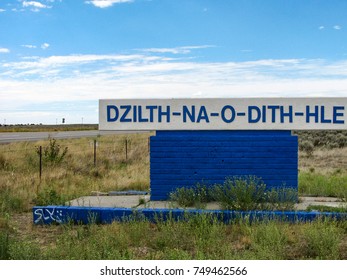 Bloomfield, New Mexico, USA - July 26, 2016: Sign In Native Navajo Language For The Area's Navajo Nation Health Center On U.S. Route 550 In Northwestern New Mexico