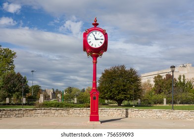 BLOOMINGTON, IN/USA - OCTOBER 22, 2017: Landmark Campus Clock And Logo On The Campus Of The University Of Indiana.