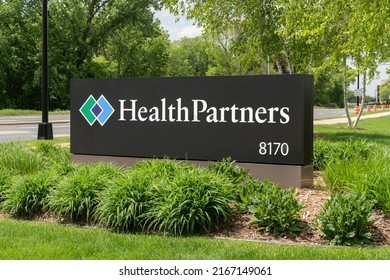 BLOOMINGTON, MN, USA - JUNE 13, 2022: HealthPartners Corporate Headquarters Entrance And Trademark Logo.