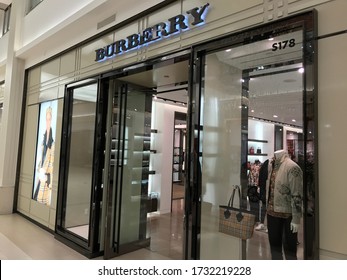 Bloomington, MN/USA. May 31, 2018. The Entrance To The Burberry Store In The Mall Of America In Minnesota.