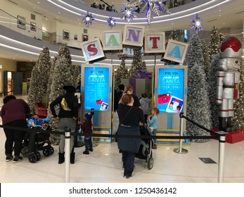 Bloomington,MN/USA. December 1st, 2018. People Wait In Line To Get A Picture With Santa At The Mall Of America.