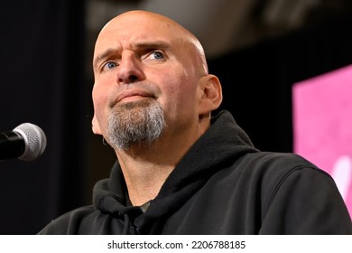 Blue Bell, PA, USA - September 11, 2022: John Fetterman, Democratic Candidate For US Senate Rallies For A Packed Crowed Of Supporters At Montgomery County Community College.