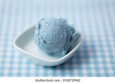 Caza de helados de color azul como Hielo de Pitufo o Ángel Azul