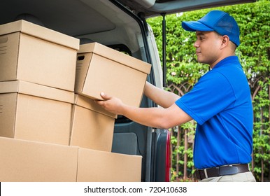 People unloading truck Images, Stock Photos & Vectors | Shutterstock