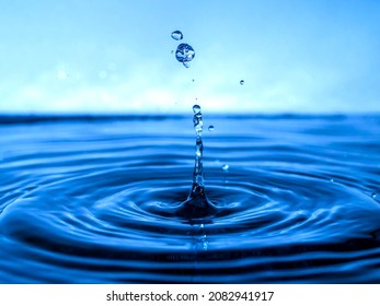 330,923 Drops dripping into water Images, Stock Photos & Vectors ...