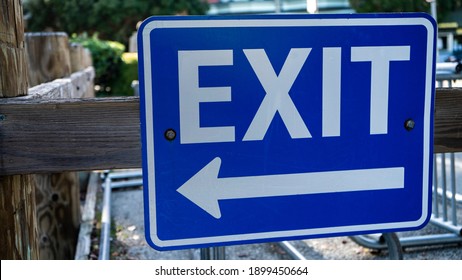 Exit Arabic Sign Images, Stock Photos & Vectors | Shutterstock