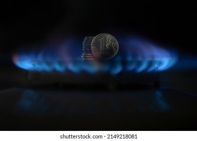 The blue flame of gas and the currency in rubles. Inflation. Sanctions. Gas prices in the USA, Europe. Gas in rubles, gas in dollars.  The economy of Russia, Europe and USA.