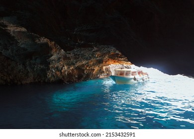 Blue Grotto With A Boat Tour ,  Capri Island Cavern 