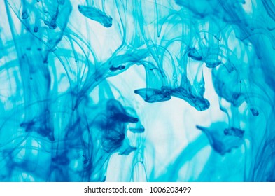 blue ink dissolves in water