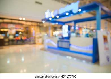 Blue Kiosk Store Or Standalone Coffee Retail Shop In Shopping Mall, Blur Or Defocus Background With Bokeh 