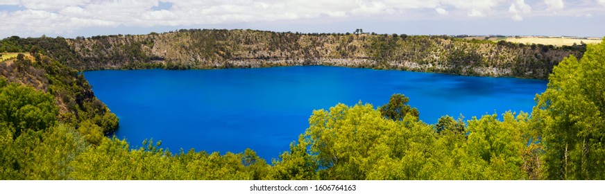 The Blue lake is an amazing lake with naturally very vivid blue colour water, located in Mount Gambier in South Australia. 
