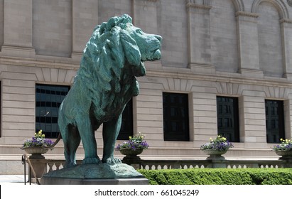 Blue Lion Monument In A Downtown Of Chicago - Art Institute