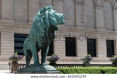 Blue lion monument in a downtown of Chicago - art institute