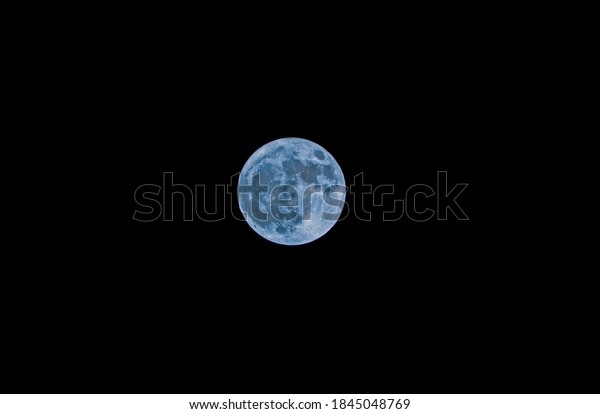 \
Blue moon in full\
moon