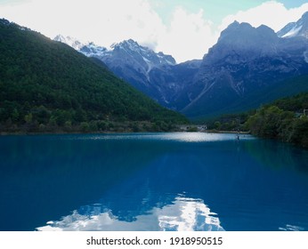 2,020 Blue moon valley china Images, Stock Photos & Vectors | Shutterstock