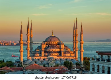 Blue mosque in glorius sunset, Istanbul, Sultanahmet park. The biggest mosque in Istanbul of Sultan Ahmed (Ottoman Empire).