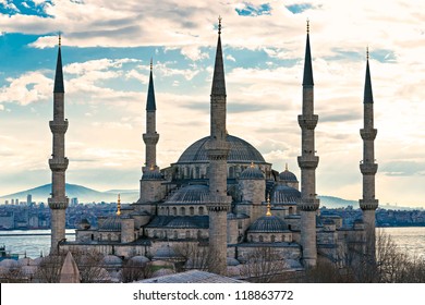 The Blue Mosque, (Sultanahmet Camii), Istanbul, Turkey.