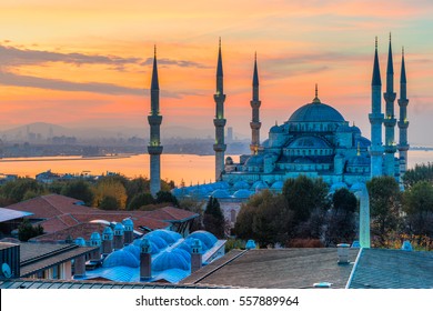 The Blue Mosque, (Sultanahmet Camii), Istanbul, Turkey.